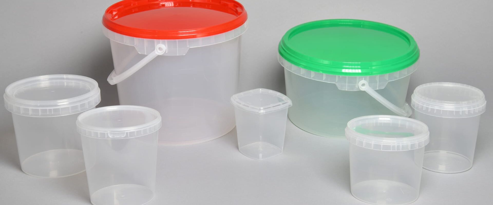 Secchi in plastica per alimenti e contenitore con coperchio plastica